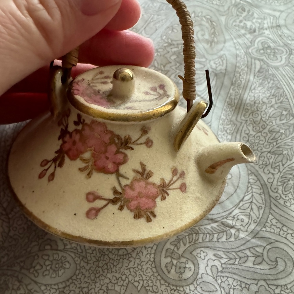 ✨ rare vintage miniature teapot porcelain cherry blossom kawaii kitschy